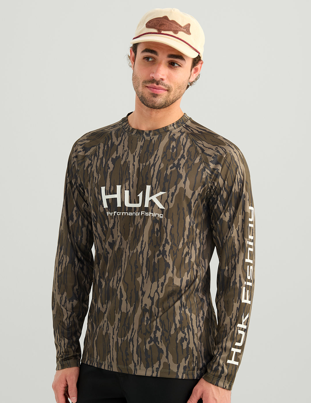 Huk Pursuit Performance Crew Mossy Oak Bottomland
